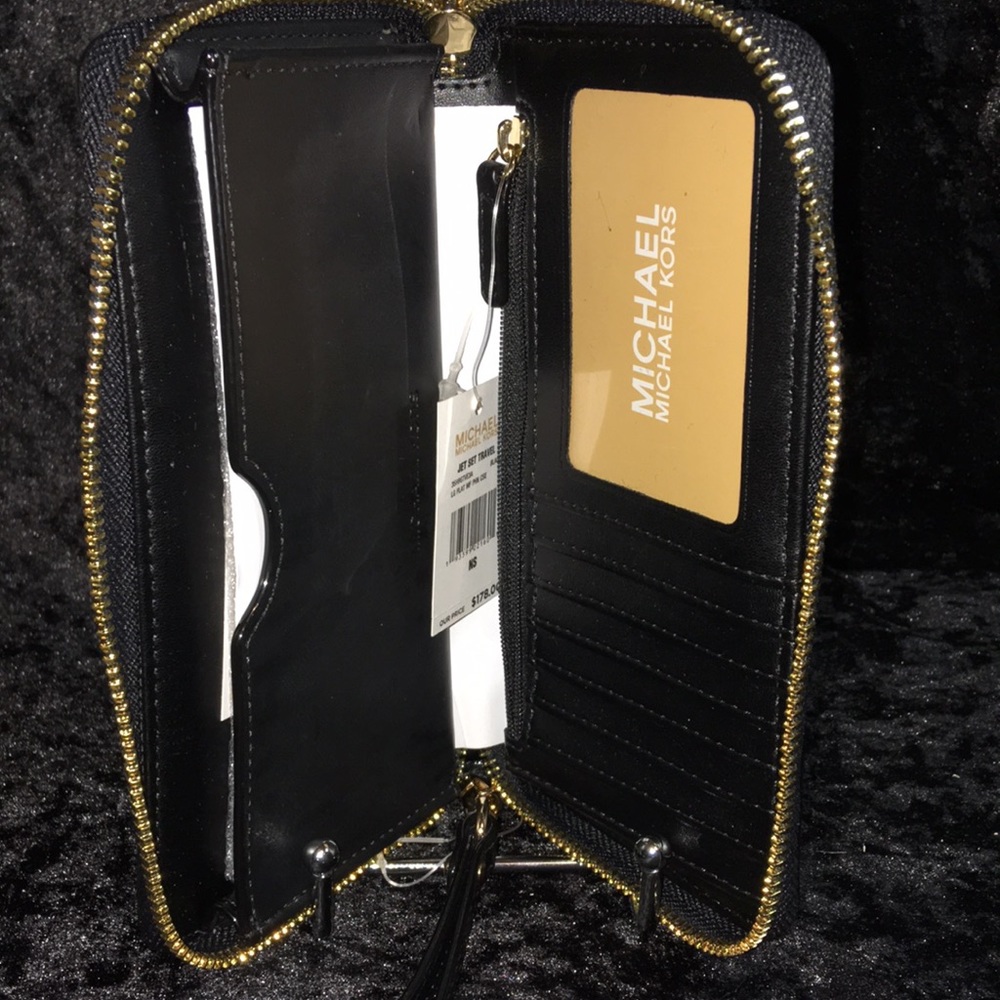 NWT Michael Kors Patent Leather Jet Set Wallet/ Phone Case Wristlet MSRP $178 - Picture 9 of 12